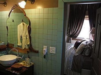 Plum Grove Inn Айова Сити Екстериор снимка