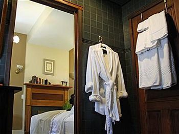 Plum Grove Inn Айова Сити Екстериор снимка