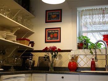 Plum Grove Inn Айова Сити Екстериор снимка