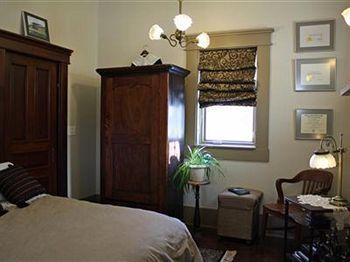 Plum Grove Inn Айова Сити Екстериор снимка