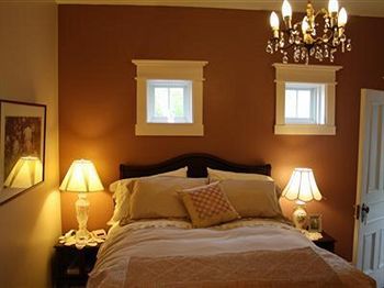 Plum Grove Inn Айова Сити Екстериор снимка
